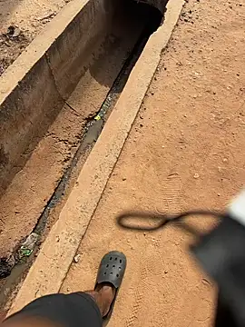 Snapshot of Black-mamba-madingo chatting on November 2025 03:06:02 PM Black-mamba-madingo online show from November 2025 03:06:02 PM