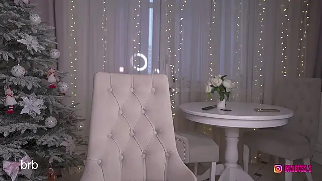  Moon  Shine  online show from December 2025 04:07:02 AM