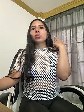 Snapshot of bella-black chatting on May 2026 12:34:01 PM bella-black online show from May 2026 12:34:01 PM