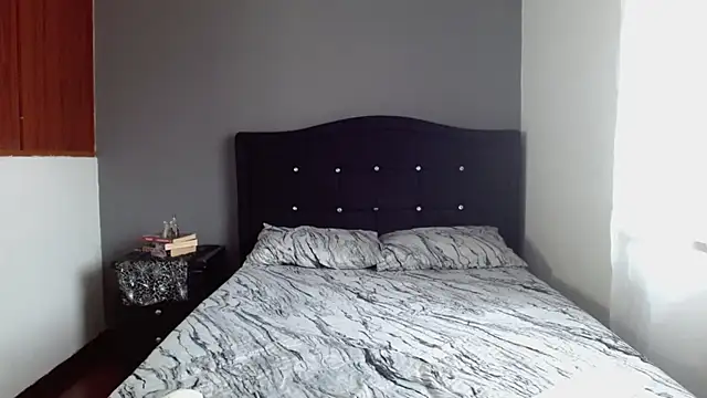 Emilia 1995 online show from October 2025 06:38:02 PM