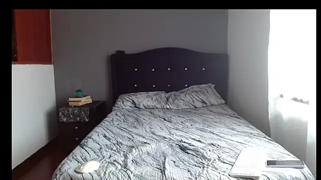 Emilia 1995 online show from February 2026 06:39:02 PM