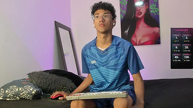 harrytwink18 online show from February 2025 01:08:02 PM