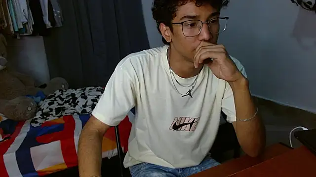 harrytwink18 online show from February 2026 09:11:01 PM