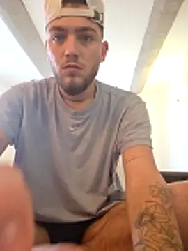 Snapshot of incr18 chatting on February 2026 10:32:01 AM incr18 online show from February 2026 10:32:01 AM