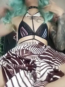 Snapshot of Devilnia9 chatting on December 2025 05:31:02 PM Devilnia9 online show from December 2025 05:31:02 PM