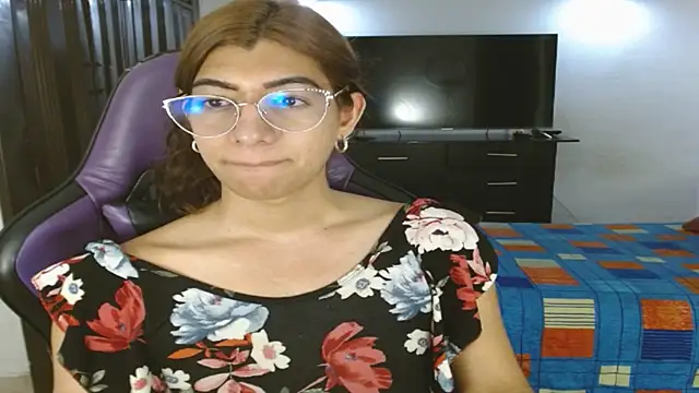 Snapshot of engielphoenis14 chatting on July 2026 11:28:01 PM engielphoenis14 online show from July 2026 11:28:01 PM