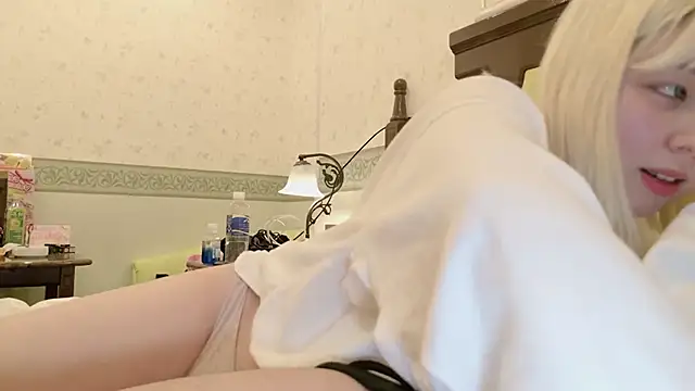 Snapshot of NANAchan_R chatting on February 2025 04:59:02 PM NANAchan R online show from February 2025 04:59:02 PM