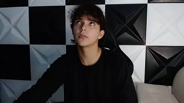 Snapshot of Dani_cumboy chatting on December 2024 01:37:02 AM Dani cumboy online show from December 2024 01:37:02 AM