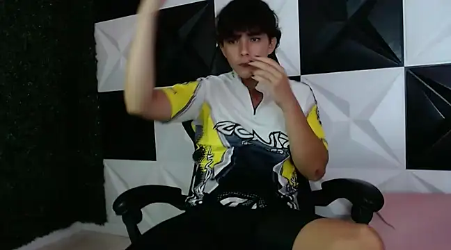 Snapshot of Dani_cumboy chatting on December 2024 04:56:02 AM Dani cumboy online show from December 2024 04:56:02 AM