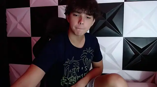 Snapshot of Dani_cumboy chatting on December 2024 03:47:01 AM Dani cumboy online show from December 2024 03:47:01 AM