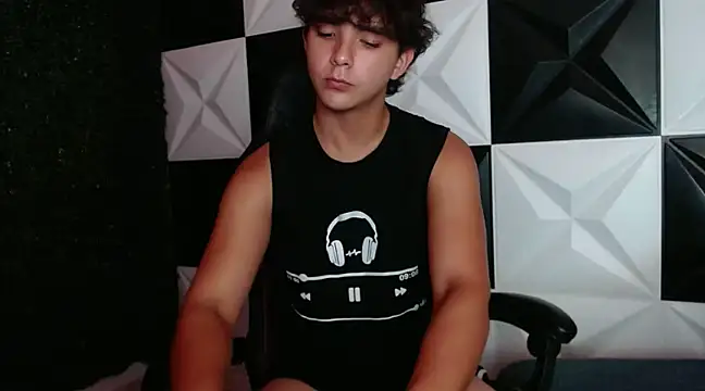 Snapshot of Dani_cumboy chatting on December 2024 05:23:01 AM Dani cumboy online show from December 2024 05:23:01 AM