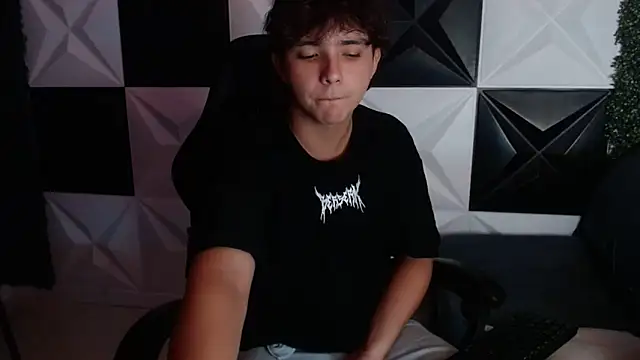 Snapshot of Dani_cumboy chatting on January 2025 02:25:01 AM Dani cumboy online show from January 2025 02:25:01 AM