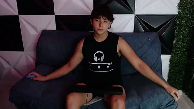 Snapshot of Dani_cumboy chatting on January 2025 03:56:02 AM Dani cumboy online show from January 2025 03:56:02 AM