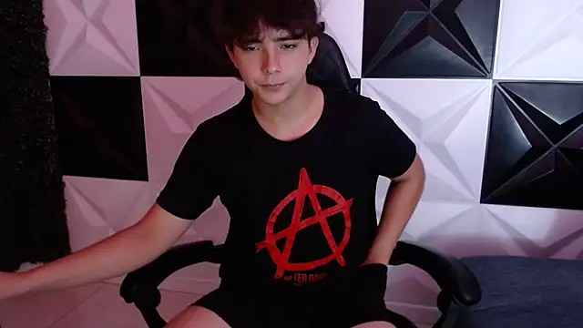 Snapshot of Dani_cumboy chatting on January 2025 03:29:01 AM Dani cumboy online show from January 2025 03:29:01 AM