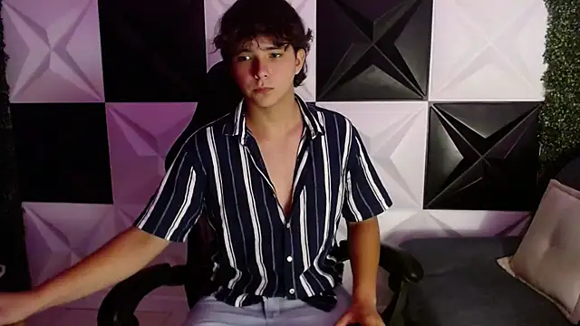 Snapshot of Dani_cumboy chatting on January 2025 02:53:02 AM Dani cumboy online show from January 2025 02:53:02 AM