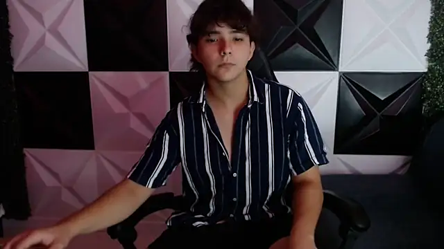 Snapshot of Dani_cumboy chatting on January 2025 03:09:02 AM Dani cumboy online show from January 2025 03:09:02 AM