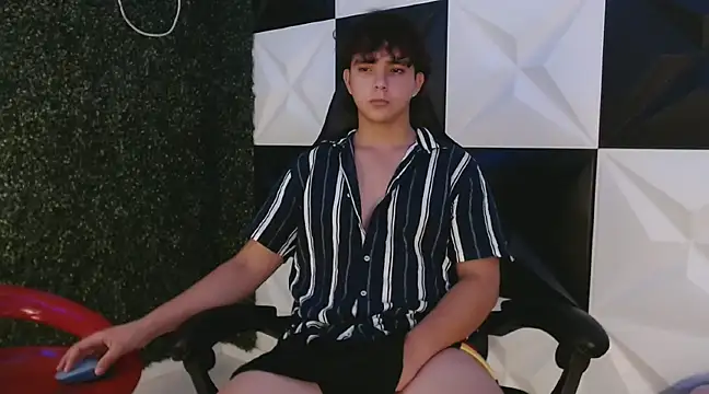 Snapshot of Dani_cumboy chatting on February 2025 05:09:02 AM Dani cumboy online show from February 2025 05:09:02 AM