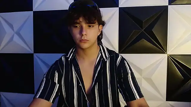 Snapshot of Dani_cumboy chatting on February 2025 07:01:02 AM Dani cumboy online show from February 2025 07:01:02 AM