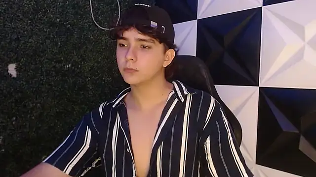 Snapshot of Dani_cumboy chatting on February 2025 01:46:02 AM Dani cumboy online show from February 2025 01:46:02 AM