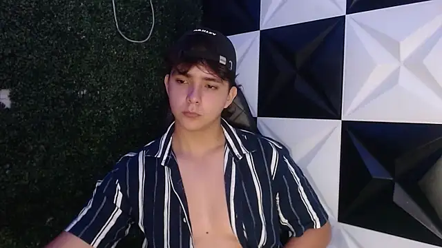 Snapshot of Dani_cumboy chatting on February 2025 04:49:01 AM Dani cumboy online show from February 2025 04:49:01 AM