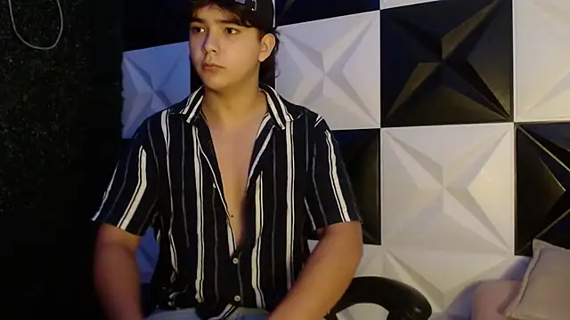 Snapshot of Dani_cumboy chatting on February 2025 06:04:01 AM Dani cumboy online show from February 2025 06:04:01 AM