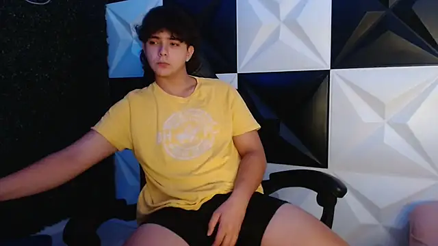 Snapshot of Dani_cumboy chatting on February 2025 04:31:01 AM Dani cumboy online show from February 2025 04:31:01 AM