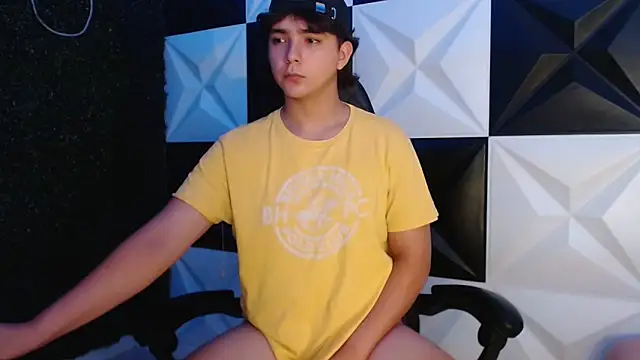 Snapshot of Dani_cumboy chatting on February 2025 07:34:01 AM Dani cumboy online show from February 2025 07:34:01 AM