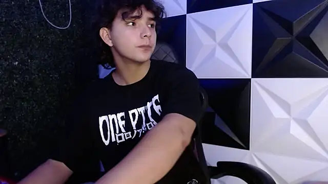 Snapshot of Dani_cumboy chatting on March 2025 05:40:02 AM Dani cumboy online show from March 2025 05:40:02 AM