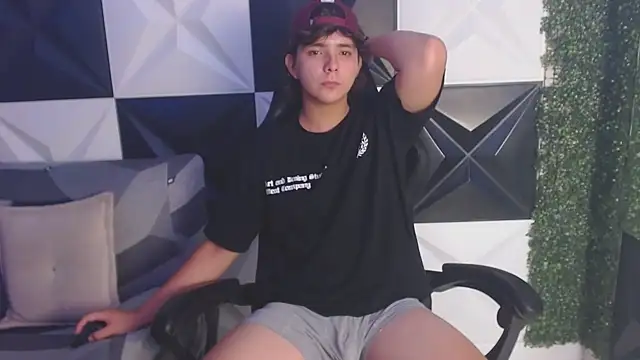 Snapshot of Dani_cumboy chatting on March 2025 05:46:01 AM Dani cumboy online show from March 2025 05:46:01 AM