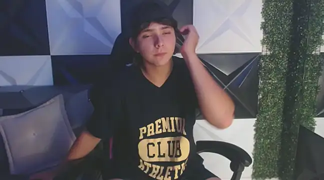 Snapshot of Dani_cumboy chatting on March 2025 02:28:02 AM Dani cumboy online show from March 2025 02:28:02 AM