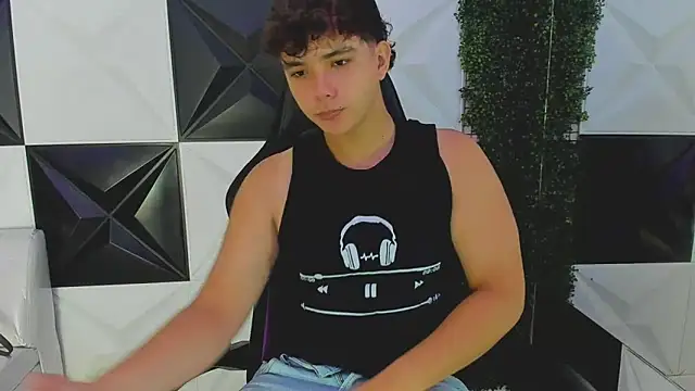 Snapshot of Dani_cumboy chatting on September 2025 01:01:01 PM Dani cumboy online show from September 2025 01:01:01 PM