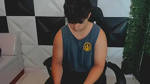 Snapshot of Dani_cumboy chatting on October 2025 02:15:02 PM Dani cumboy online show from October 2025 02:15:02 PM