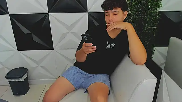 Snapshot of Dani_cumboy chatting on October 2025 01:53:02 PM Dani cumboy online show from October 2025 01:53:02 PM