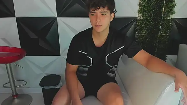 Snapshot of Dani_cumboy chatting on October 2025 02:29:02 PM Dani cumboy online show from October 2025 02:29:02 PM