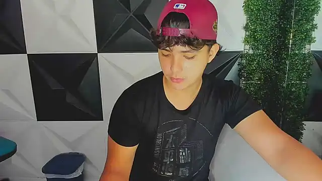 Snapshot of Dani_cumboy chatting on October 2025 02:19:01 PM Dani cumboy online show from October 2025 02:19:01 PM