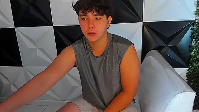 Snapshot of Dani_cumboy chatting on October 2025 02:40:01 PM Dani cumboy online show from October 2025 02:40:01 PM