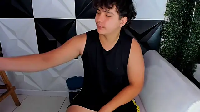 Snapshot of Dani_cumboy chatting on October 2025 03:24:02 PM Dani cumboy online show from October 2025 03:24:02 PM