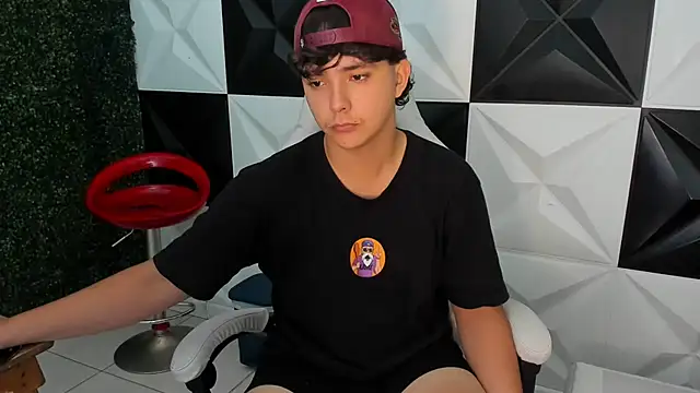 Snapshot of Dani_cumboy chatting on November 2025 04:39:02 PM Dani cumboy online show from November 2025 04:39:02 PM