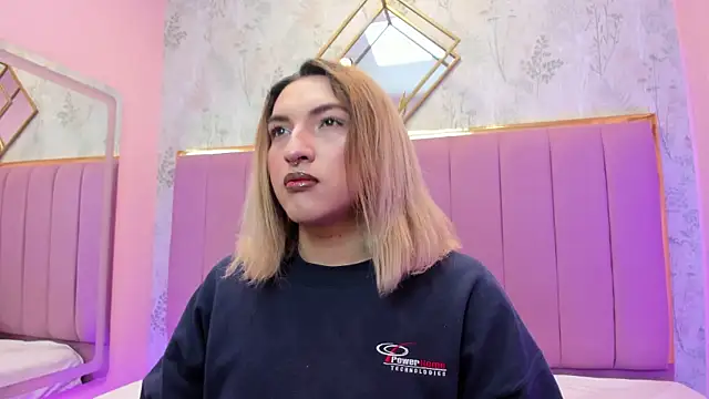 TomLondon  online show from November 2025 11:47:02 AM