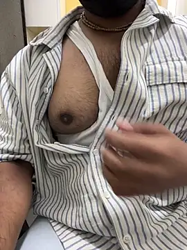 Snapshot of dick69lil chatting on May 2026 07:36:02 AM dick69lil online show from May 2026 07:36:02 AM