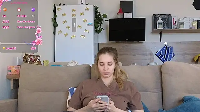 Snapshot of Girl_alone_home chatting on February 2025 03:30:02 PM Girl alone home online show from February 2025 03:30:02 PM