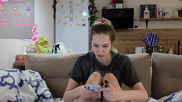 Snapshot of Girl_alone_home chatting on March 2025 03:16:02 PM Girl alone home online show from March 2025 03:16:02 PM