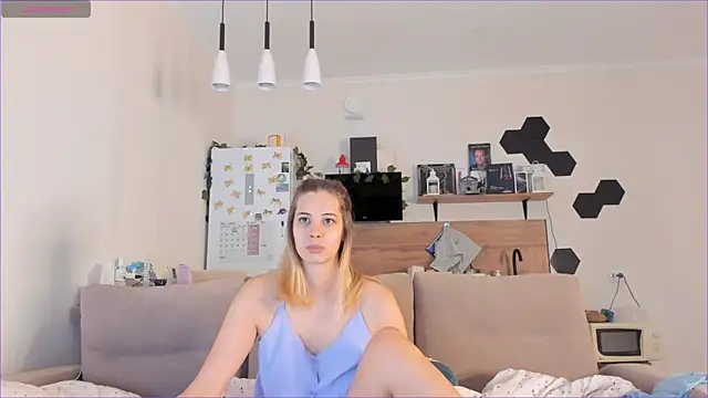 Snapshot of Girl_alone_home chatting on September 2025 02:16:01 PM Girl alone home online show from September 2025 02:16:01 PM