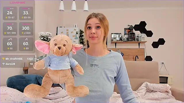 Snapshot of Girl_alone_home chatting on October 2025 03:53:01 PM Girl alone home online show from October 2025 03:53:01 PM