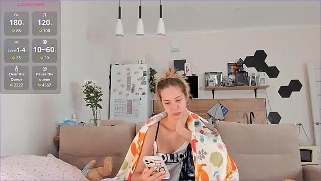 Snapshot of Girl_alone_home chatting on October 2025 02:00:01 AM Girl alone home online show from October 2025 02:00:01 AM