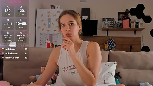 Snapshot of Girl_alone_home chatting on November 2025 04:17:02 PM Girl alone home online show from November 2025 04:17:02 PM