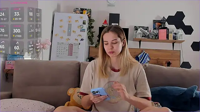 Snapshot of Girl_alone_home chatting on November 2025 03:52:01 AM Girl alone home online show from November 2025 03:52:01 AM