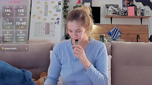 Snapshot of Girl_alone_home chatting on December 2025 04:44:02 AM Girl alone home online show from December 2025 04:44:02 AM