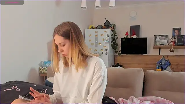 Girl alone home online show from March 2026 03:49:02 PM