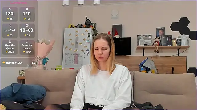 Girl alone home online show from March 2026 03:50:02 PM